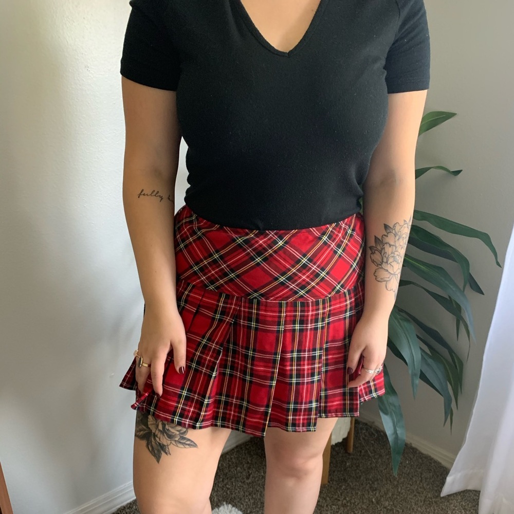 Plaid pleated red skirt